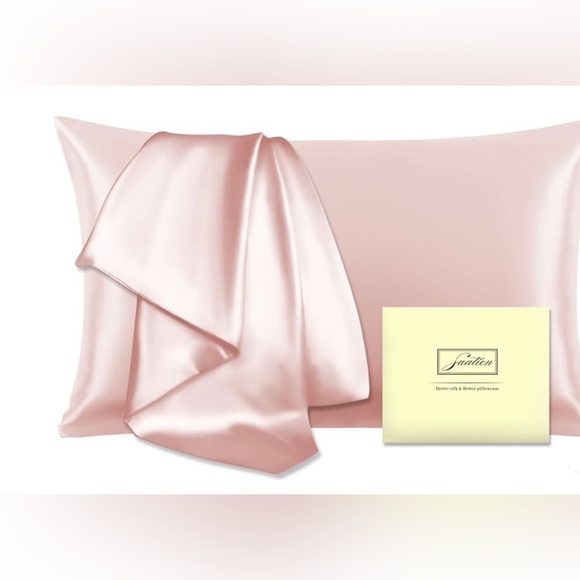 2 Silk Pillowcases - Picture 9 of 16